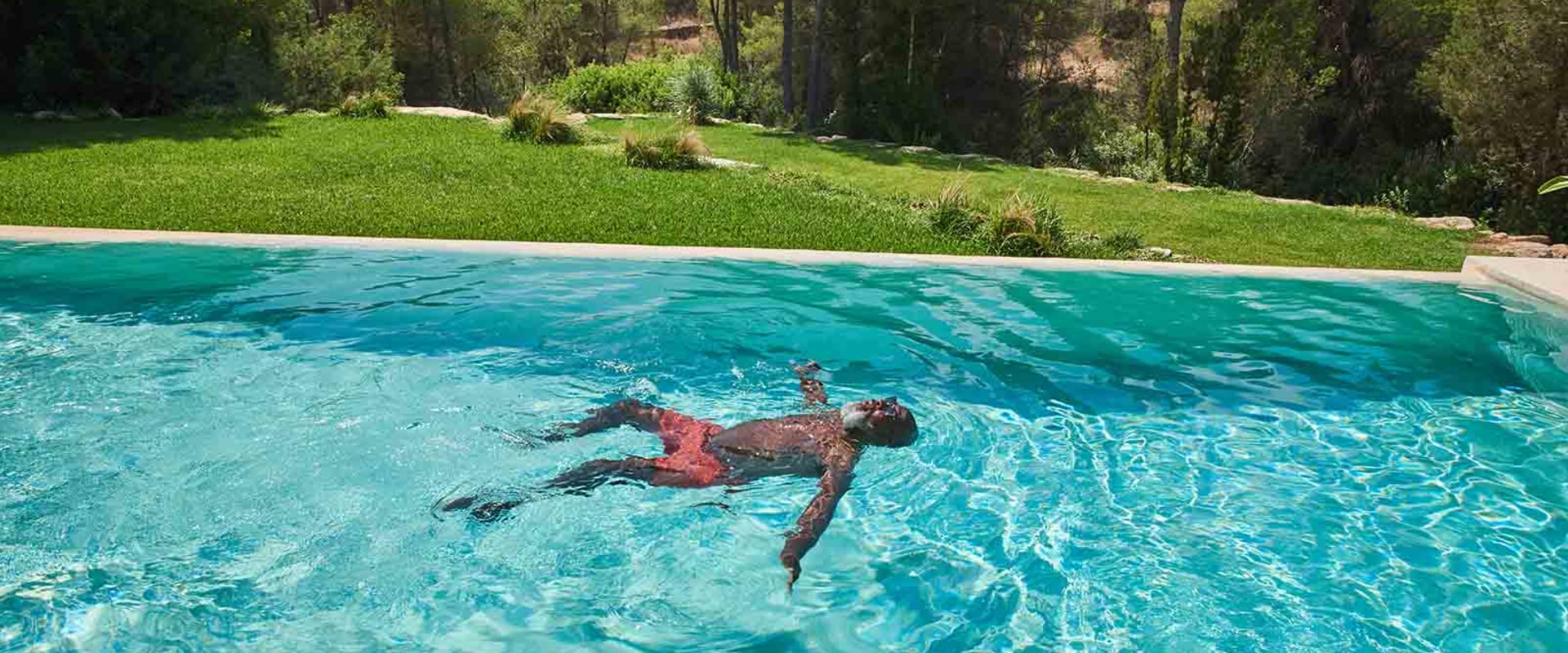 The Best Time to Run Your Pool Pump: Expert Tips and Advice for Optimal Pool Cleanliness